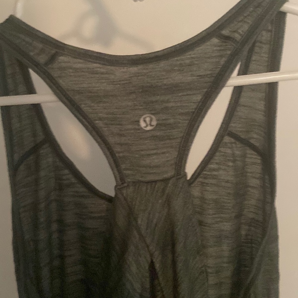 Lululemon women’s size 6 green tank smoke free pet free home